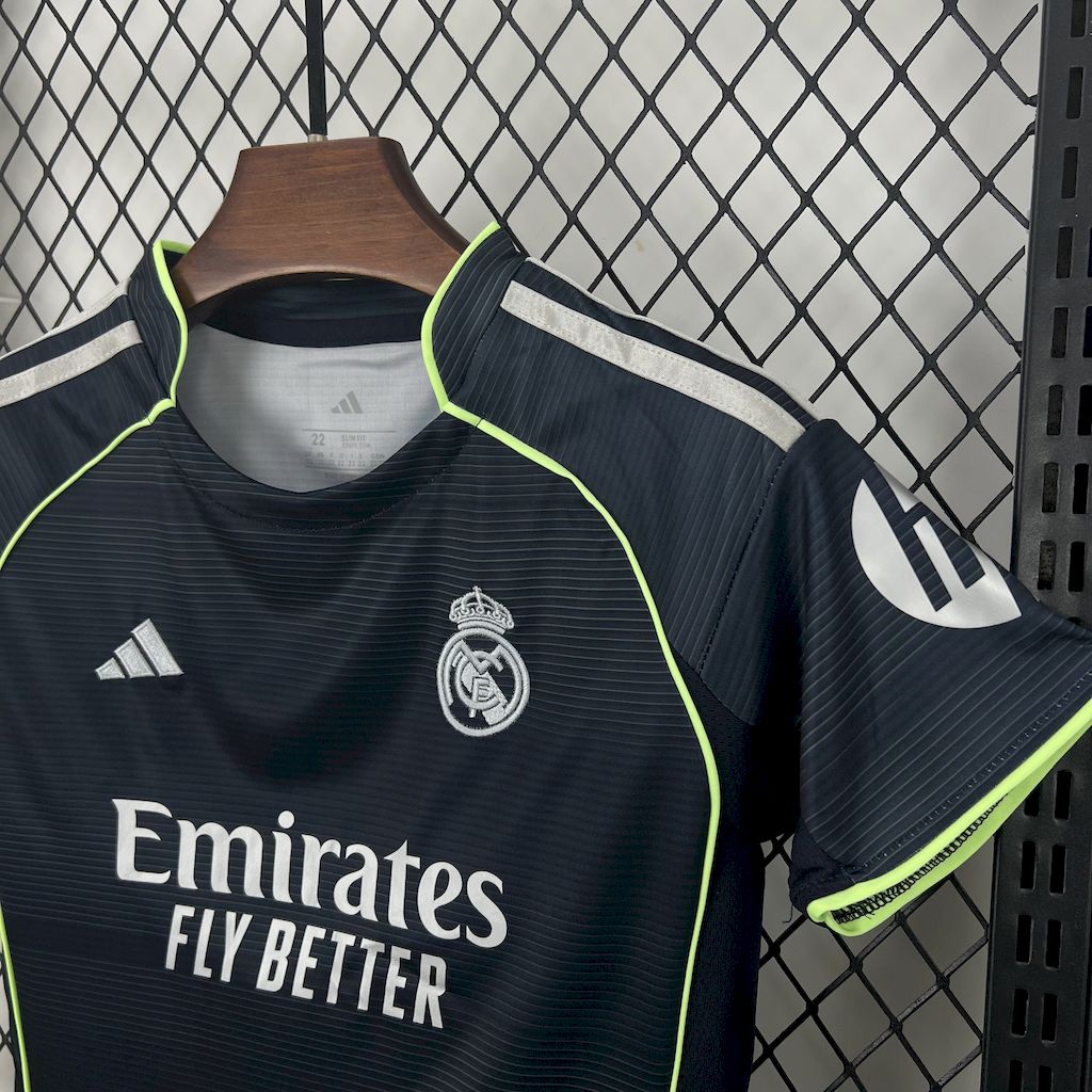 Real Madrid Cristiano Ronaldo 7 Kids Away Soccer Jersey 2025-2026