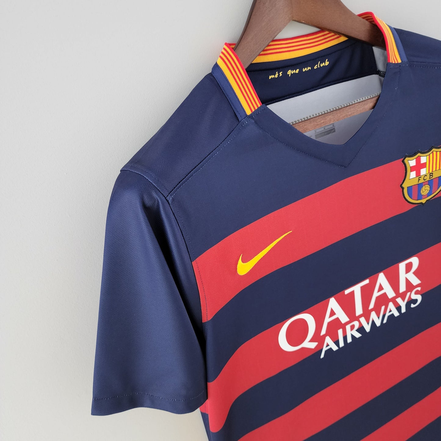 FC Barcelona Lionel Messi 10 Retro Home Soccer Jersey 2015-2016