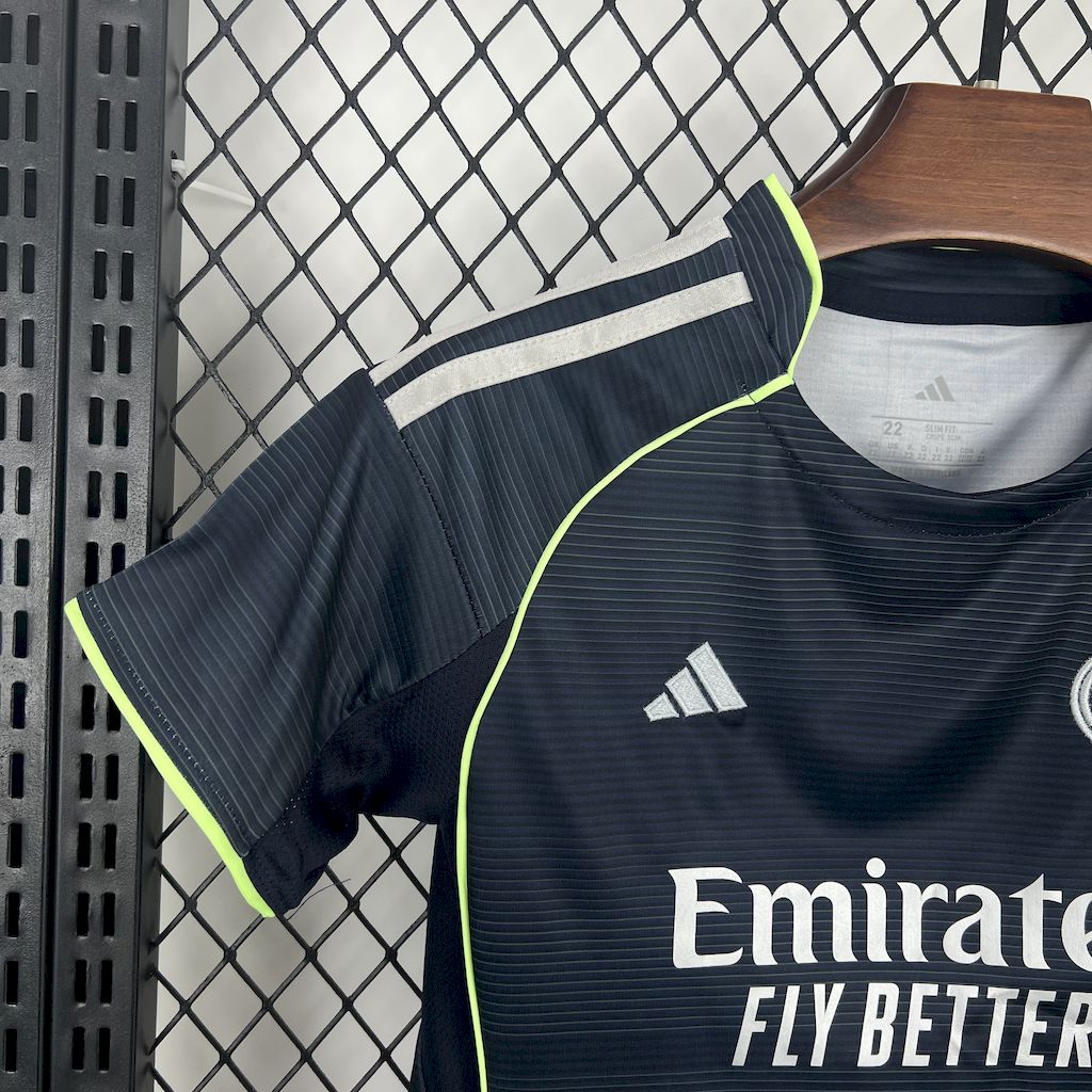 Real Madrid Cristiano Ronaldo 7 Kids Away Soccer Jersey 2025-2026