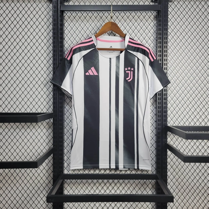 Juventus Cristiano Ronaldo 7 Home Soccer Jersey 2025-2026