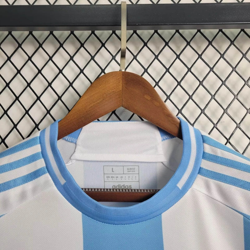 Argentina Lisandro Martínez 25 Home Soccer Jersey 2024/25