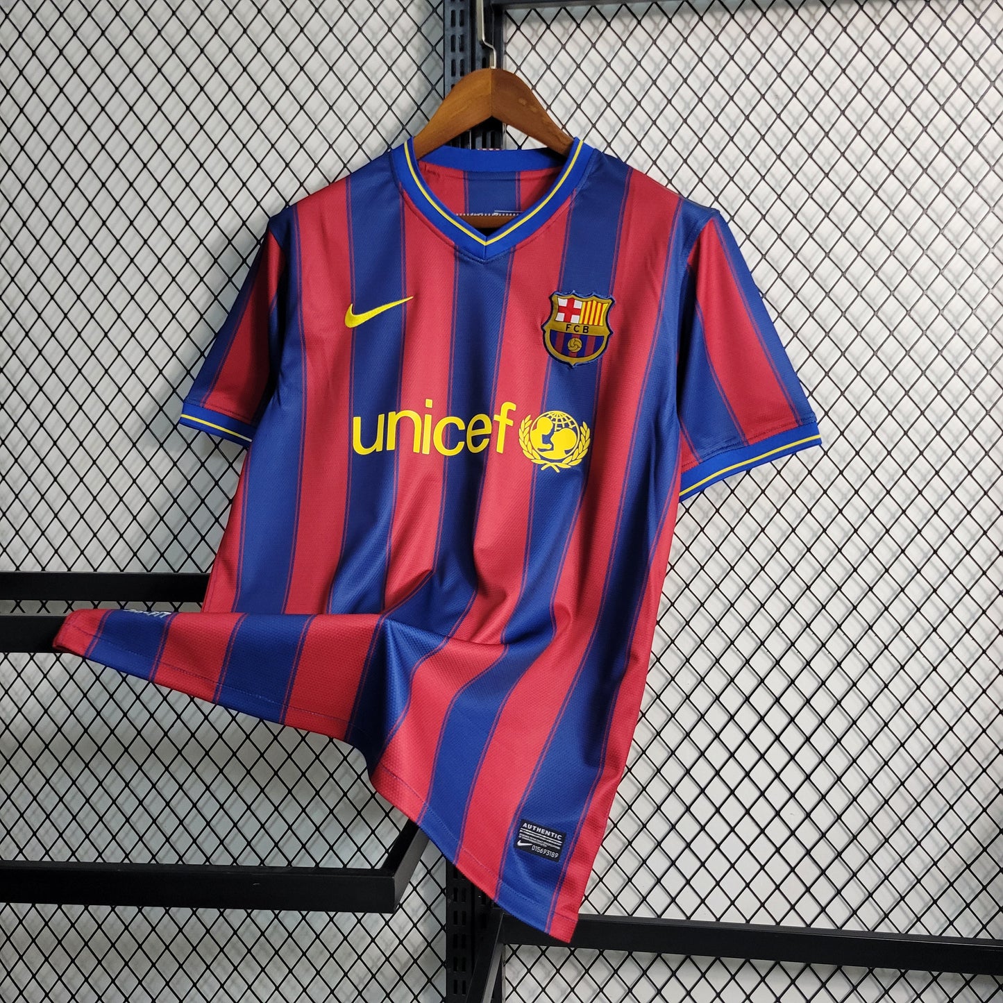 FC Barcelona Lionel Messi 10 Home Retro Soccer Jersey 2009-2010