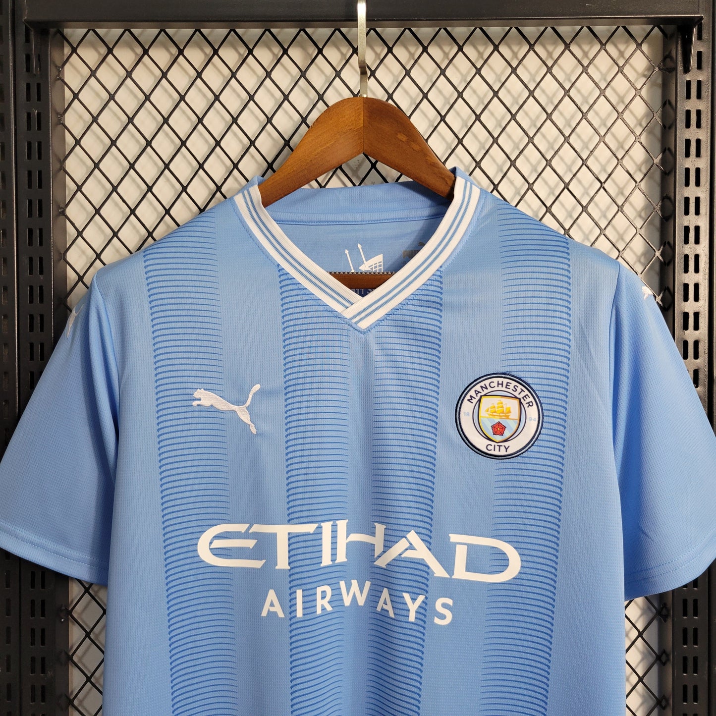 Man City Julián Álvarez 19 Home Soccer Jersey 2023/24