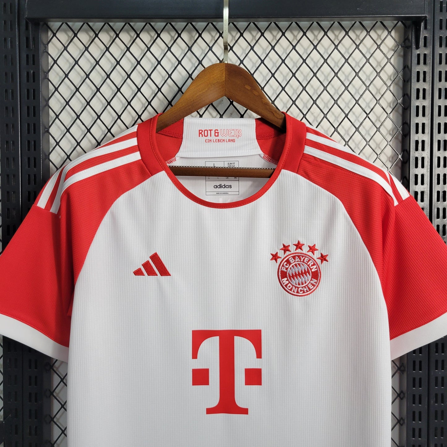 Bayern Munich Robert Lewandowski 9 Home Soccer Jersey 2023/24