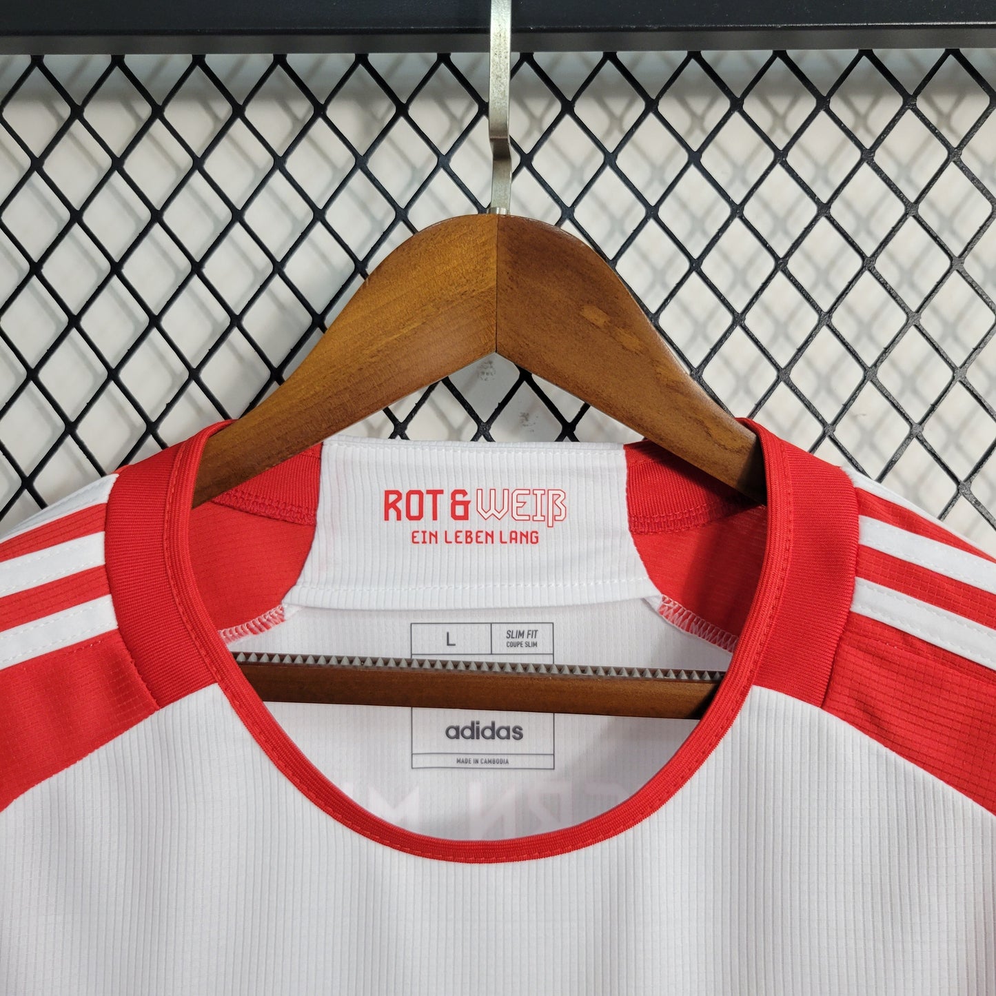 Bayern Munich Robert Lewandowski 9 Home Soccer Jersey 2023/24