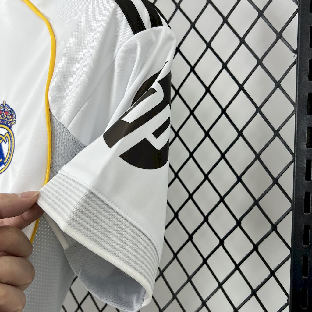 Real Madrid Kylian Mbappé 9 Home Soccer Jersey 2025-2026