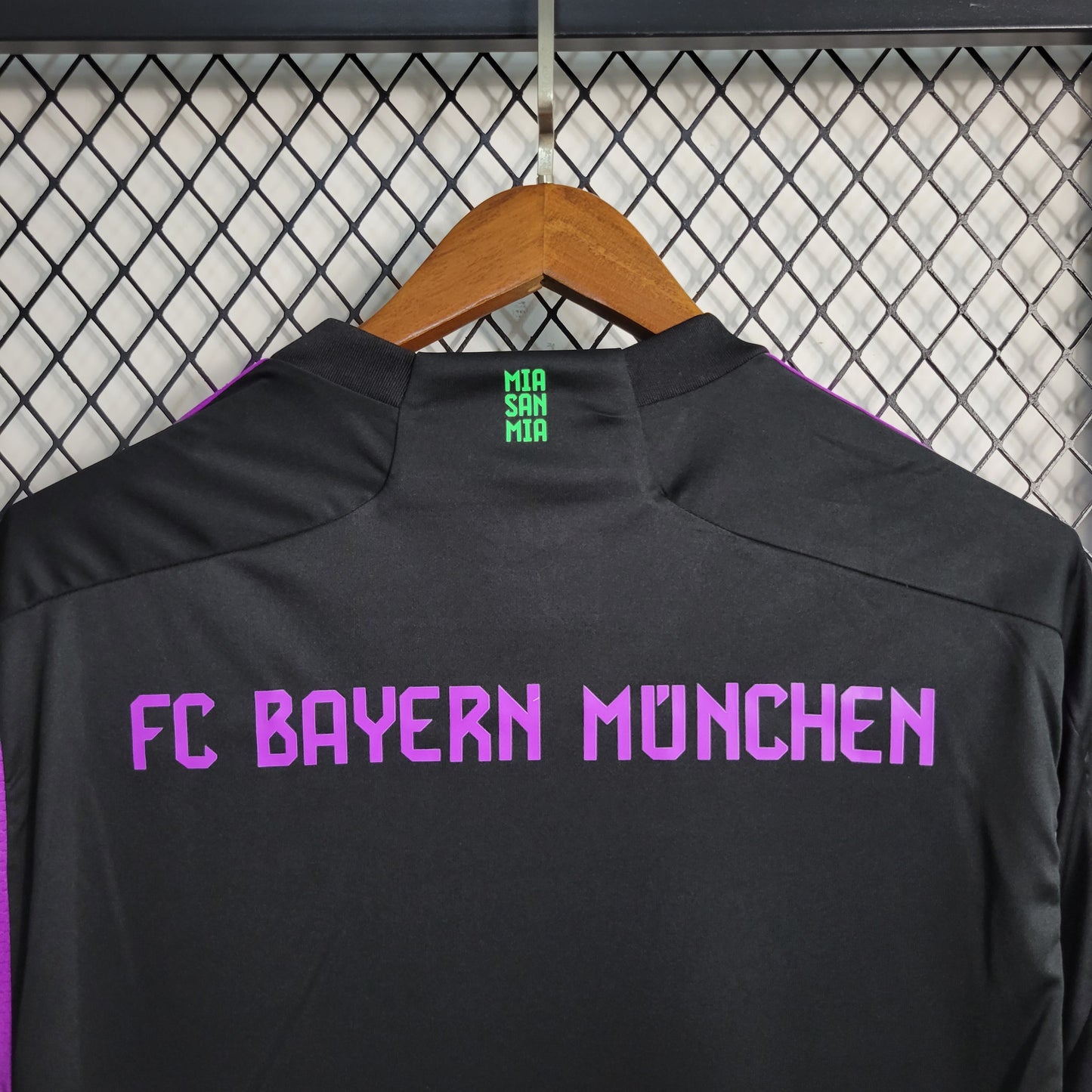 Bayern Munich Robert Lewandowski 9 Away Soccer Jersey 2023/24